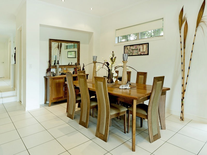 6102 The Lakes Dve, Hope Island QLD 4212