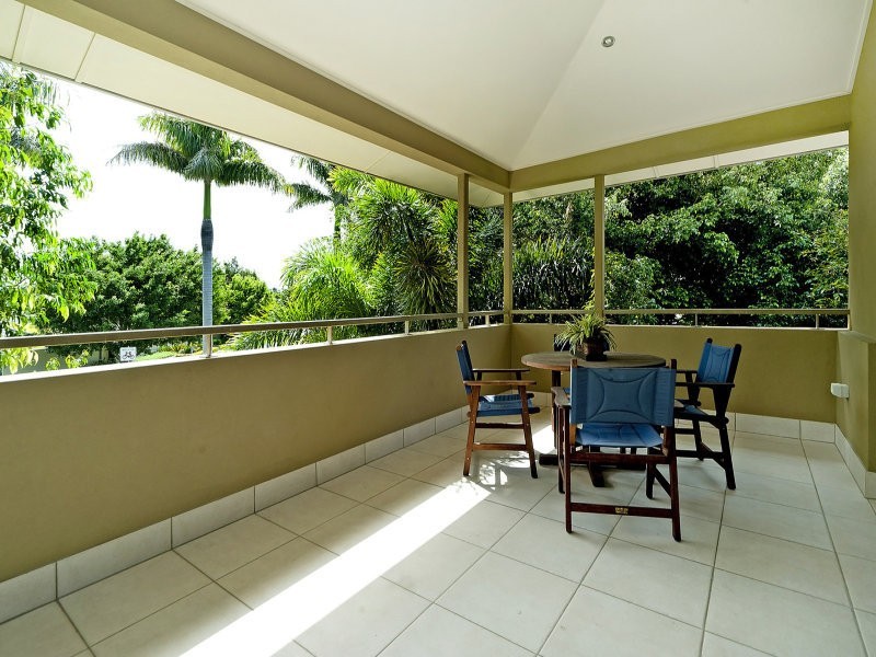 6102 The Lakes Dve, Hope Island QLD 4212