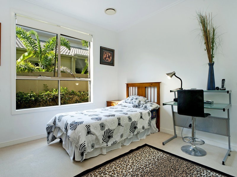6102 The Lakes Dve, Hope Island QLD 4212