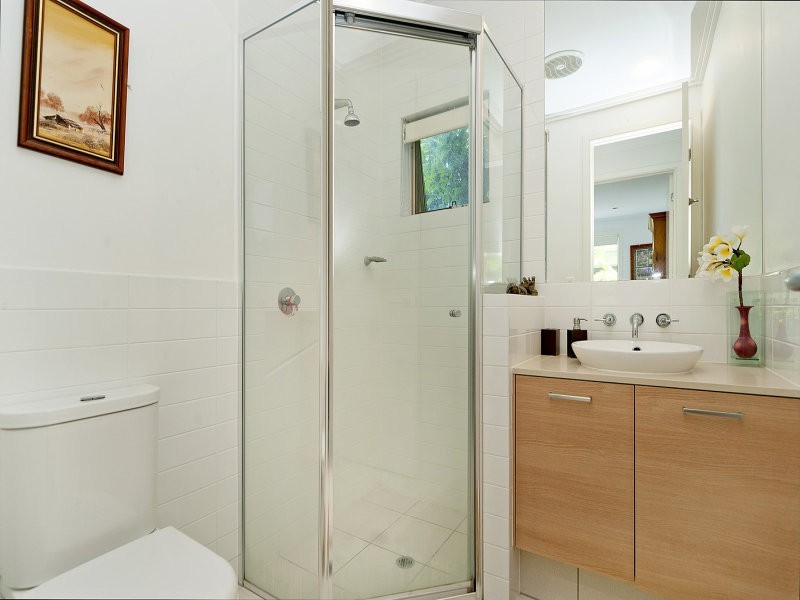 6102 The Lakes Dve, Hope Island QLD 4212