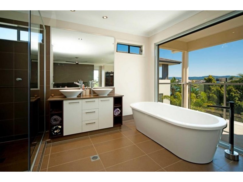 6165 Murten Ct, Hope Island QLD 4212