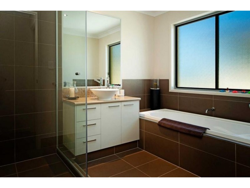 6165 Murten Ct, Hope Island QLD 4212