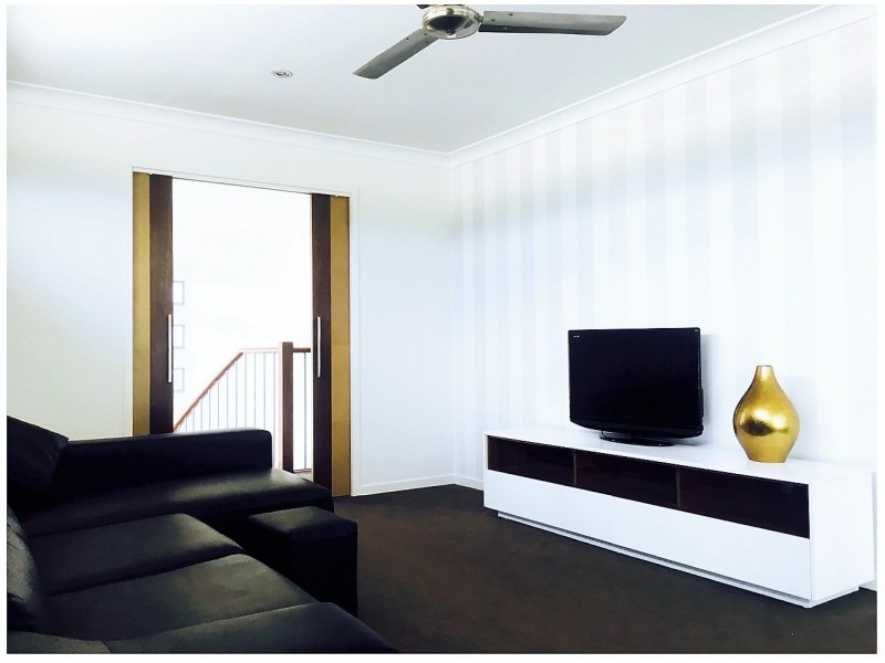 6165 Murten Ct, Hope Island QLD 4212