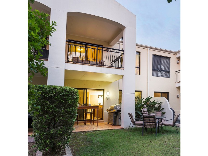 8871 Magnolia Drive East, Hope Island QLD 4212