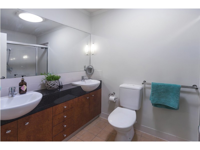 8871 Magnolia Drive East, Hope Island QLD 4212