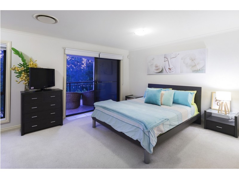 8871 Magnolia Drive East, Hope Island QLD 4212