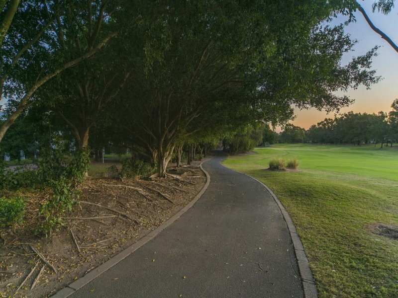 8871 Magnolia Drive East, Hope Island QLD 4212