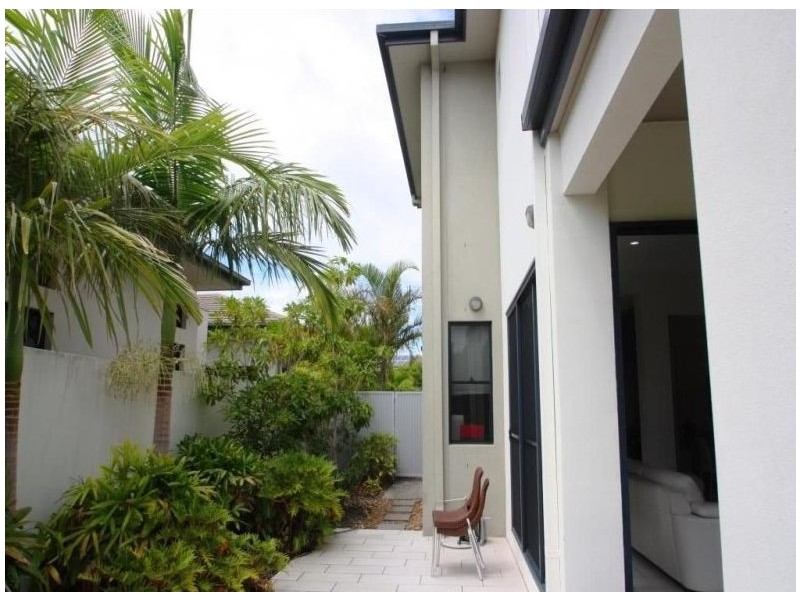 6135 Vico Avenue, Hope Island QLD 4212