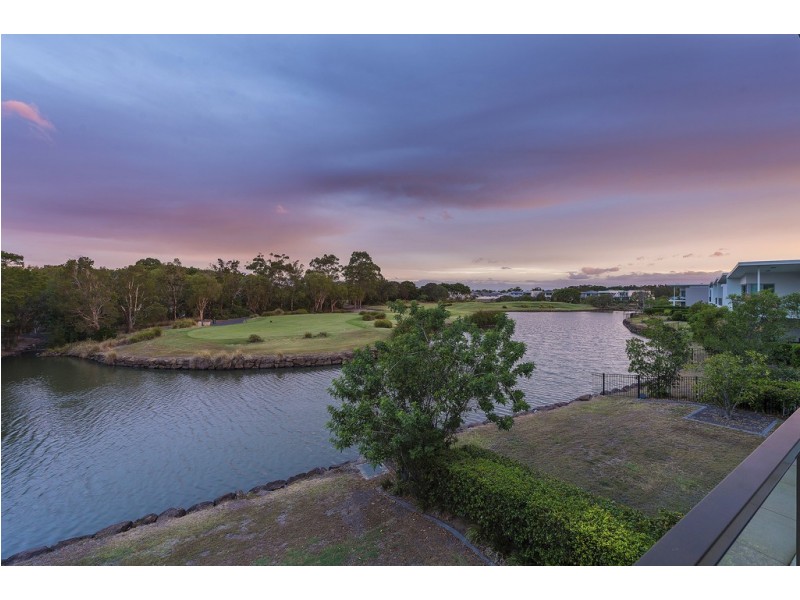 7504 Springfield Drive, Hope Island QLD 4212