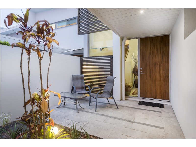 7504 Springfield Drive, Hope Island QLD 4212