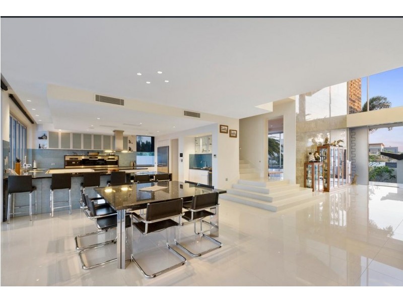 46 Knightsbridge Parade East, Sovereign Islands QLD 4216