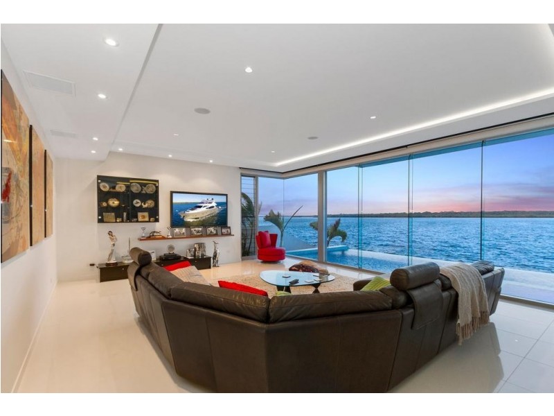 46 Knightsbridge Parade East, Sovereign Islands QLD 4216