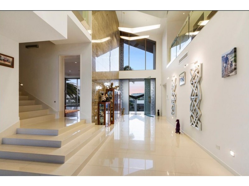 46 Knightsbridge Parade East, Sovereign Islands QLD 4216