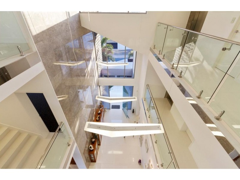 46 Knightsbridge Parade East, Sovereign Islands QLD 4216