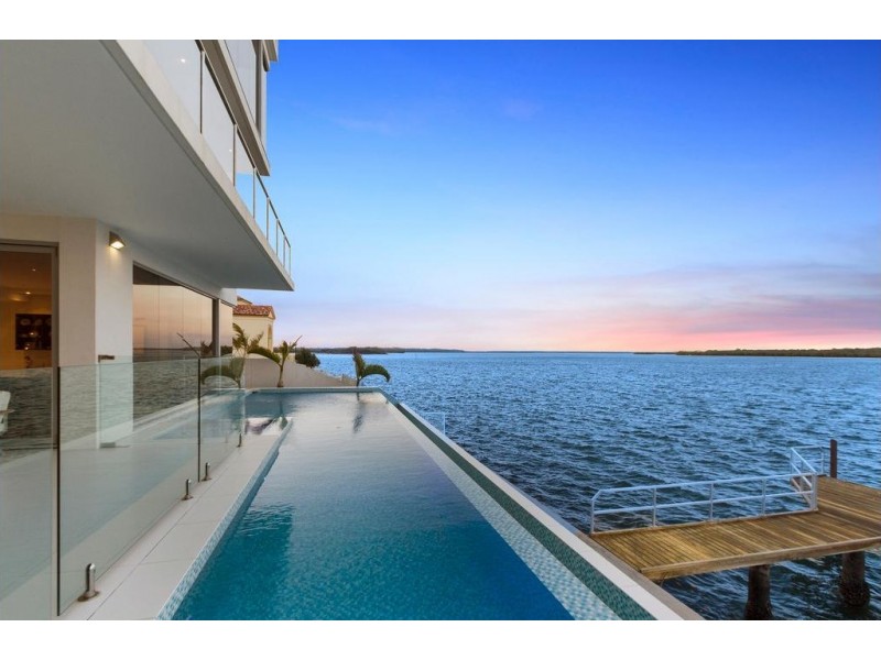 46 Knightsbridge Parade East, Sovereign Islands QLD 4216