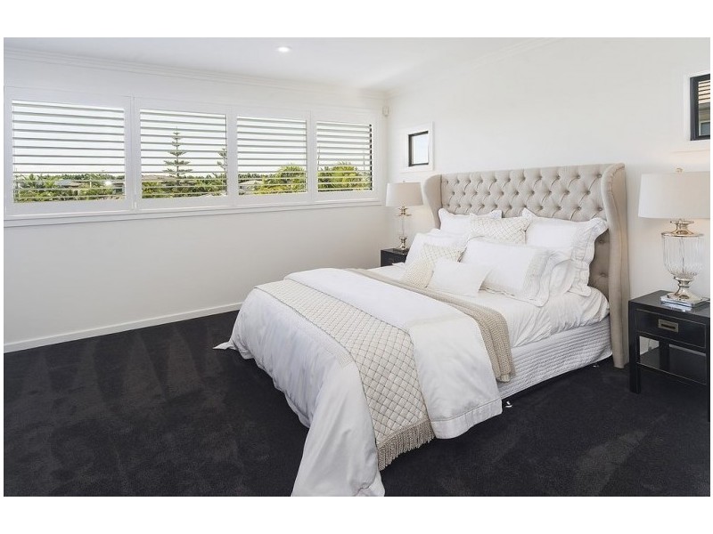 6157 Bolsena Cct, Hope Island QLD 4212