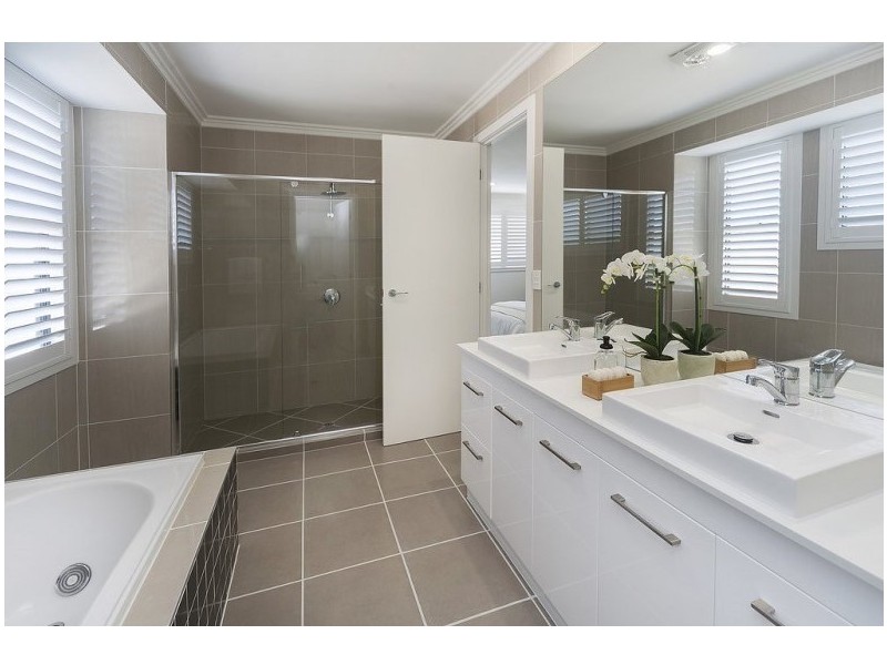 6157 Bolsena Cct, Hope Island QLD 4212
