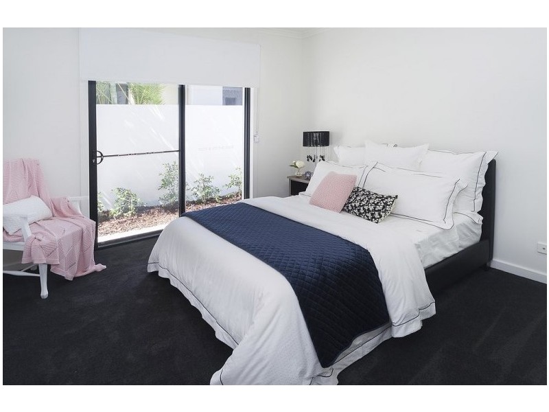 6157 Bolsena Cct, Hope Island QLD 4212