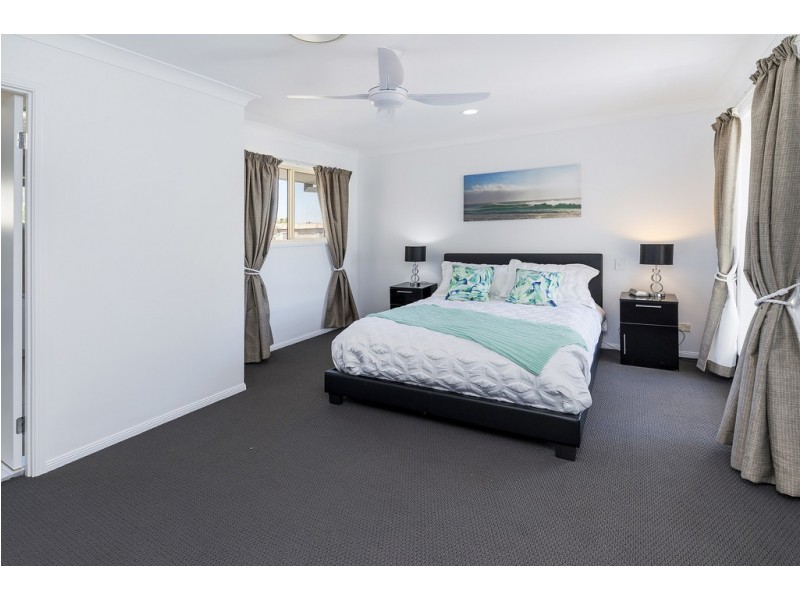 1055 Rosebank Way West, Hope Island QLD 4212