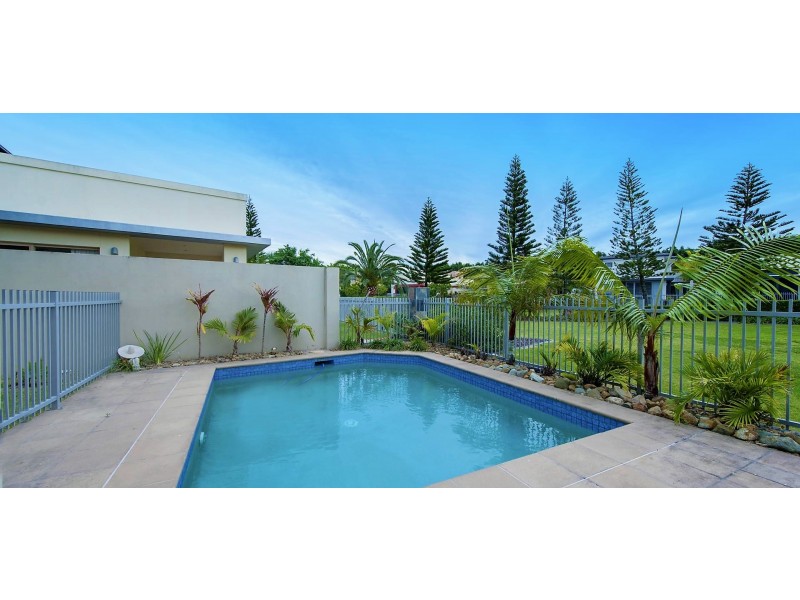 6113 Trasimeno Ave, Hope Island QLD 4212