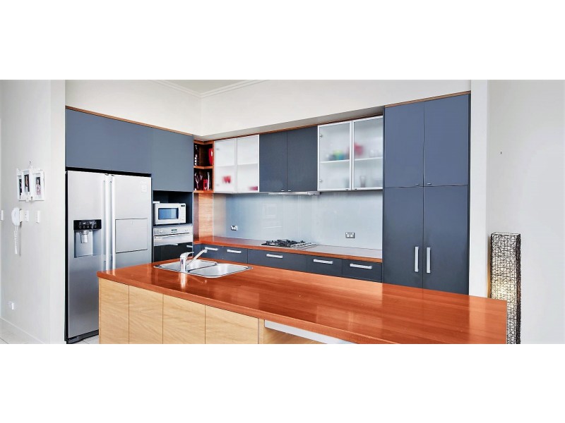 6113 Trasimeno Ave, Hope Island QLD 4212