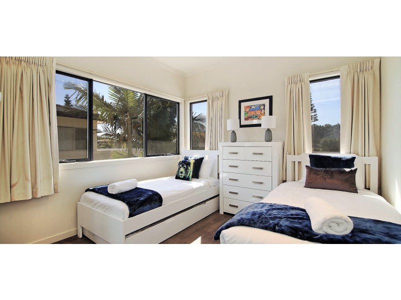 6113 Trasimeno Ave, Hope Island QLD 4212