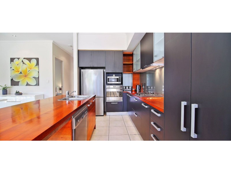 6113 Trasimeno Ave, Hope Island QLD 4212