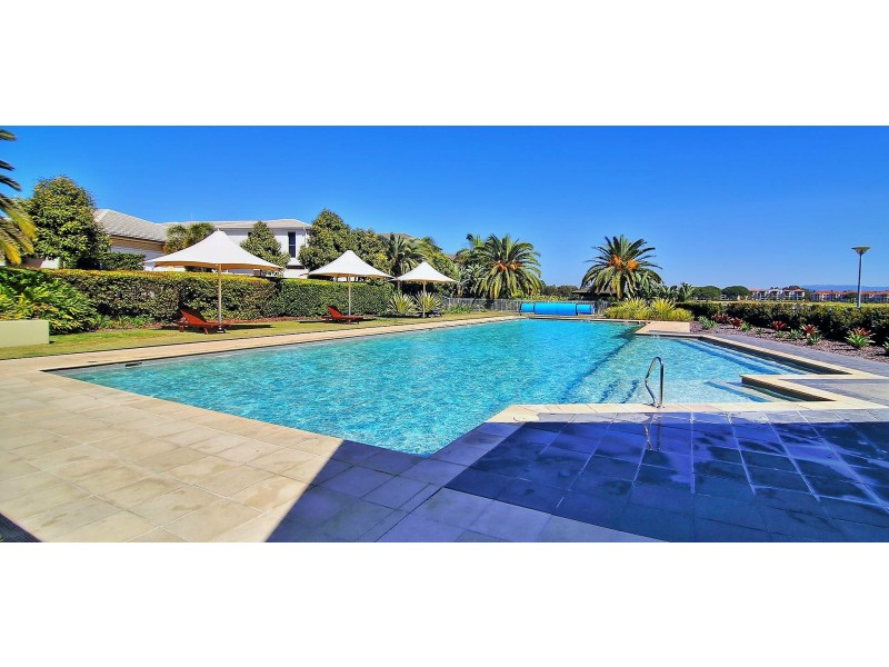 6113 Trasimeno Ave, Hope Island QLD 4212