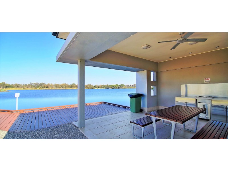 6113 Trasimeno Ave, Hope Island QLD 4212