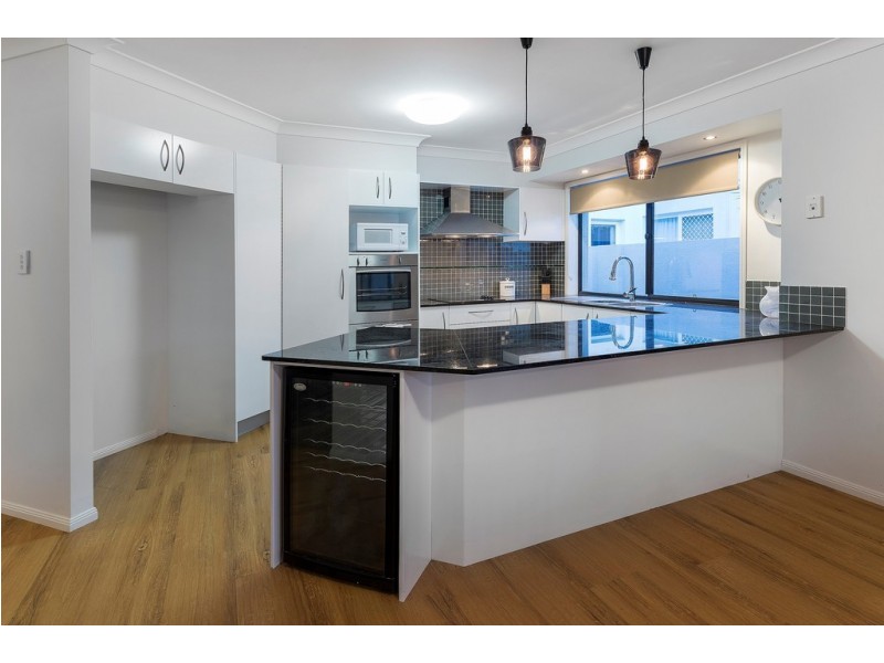 16 Serenity Boulevard, Helensvale QLD 4212