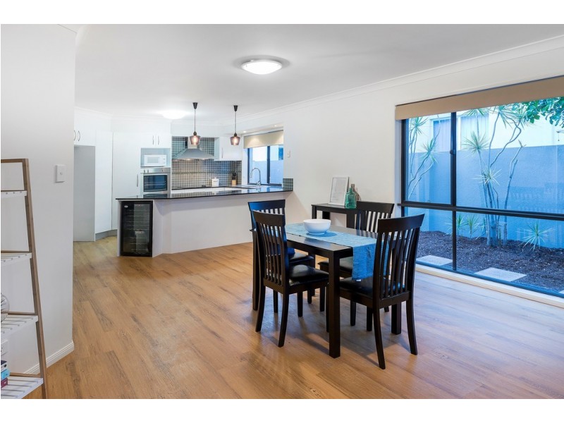 16 Serenity Boulevard, Helensvale QLD 4212