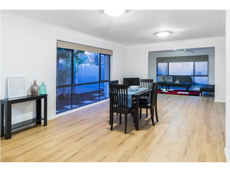 16 Serenity Boulevard, Helensvale QLD 4212