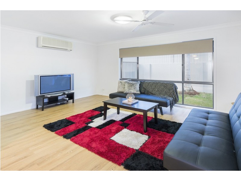 16 Serenity Boulevard, Helensvale QLD 4212