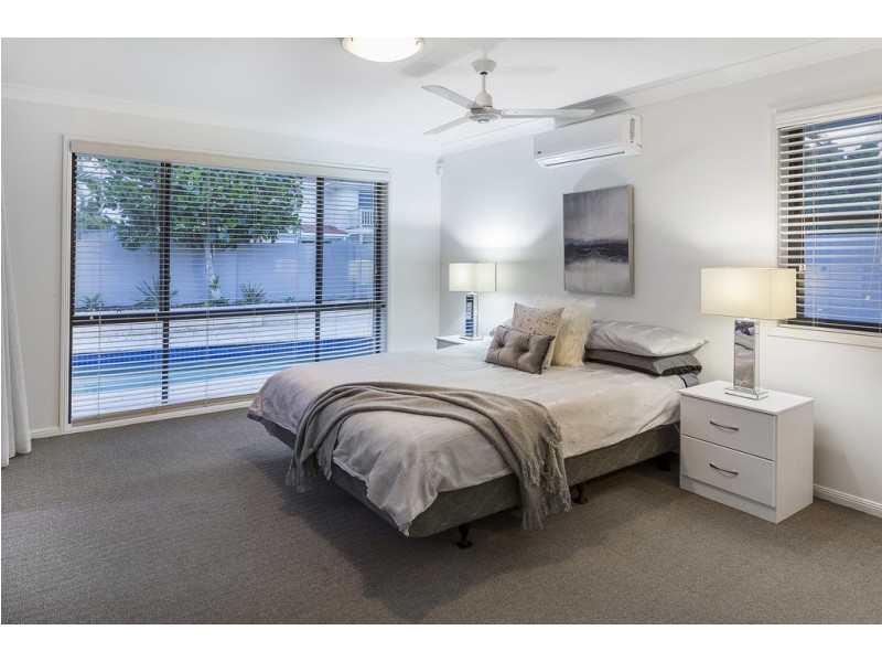 16 Serenity Boulevard, Helensvale QLD 4212