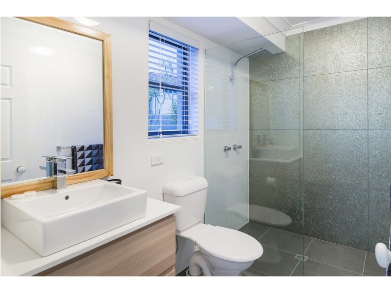 16 Serenity Boulevard, Helensvale QLD 4212