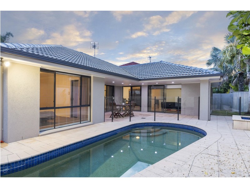 16 Serenity Boulevard, Helensvale QLD 4212