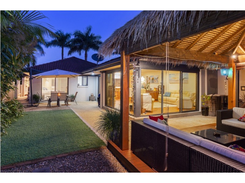 27 Ballybunyon Crescent, Hope Island QLD 4212