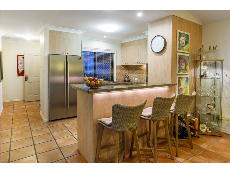 27 Ballybunyon Crescent, Hope Island QLD 4212