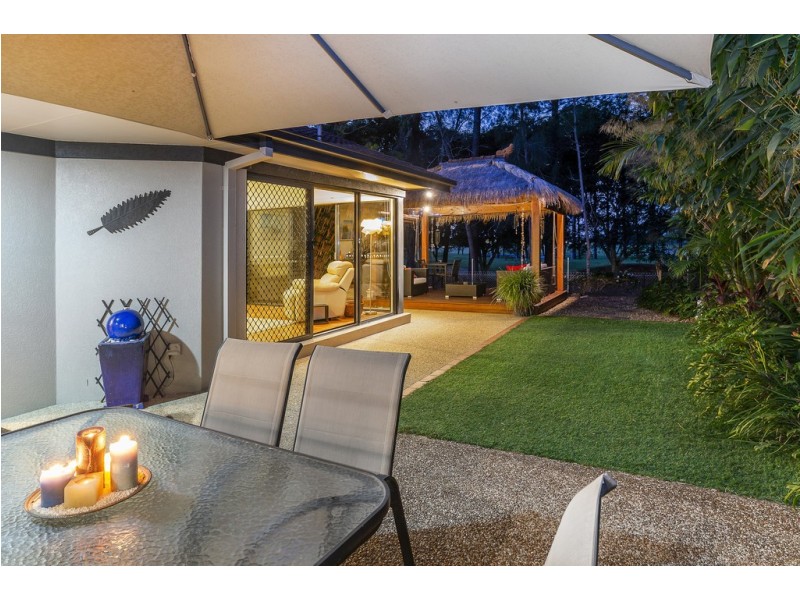 27 Ballybunyon Crescent, Hope Island QLD 4212