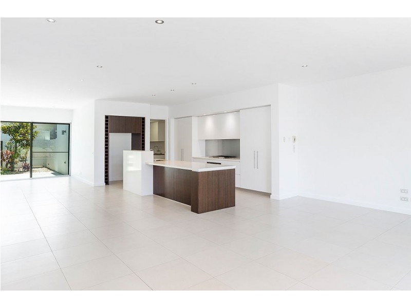 7505 Springfield Drive, Hope Island QLD 4212