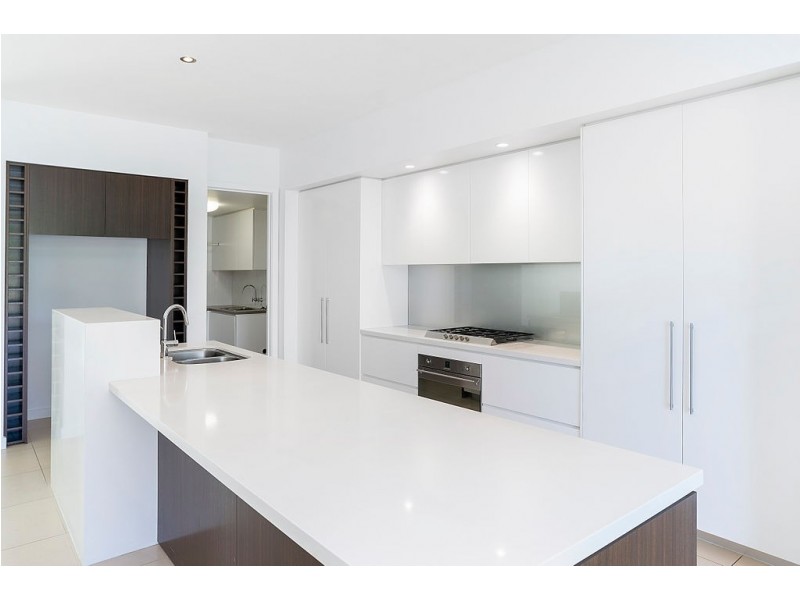 7505 Springfield Drive, Hope Island QLD 4212