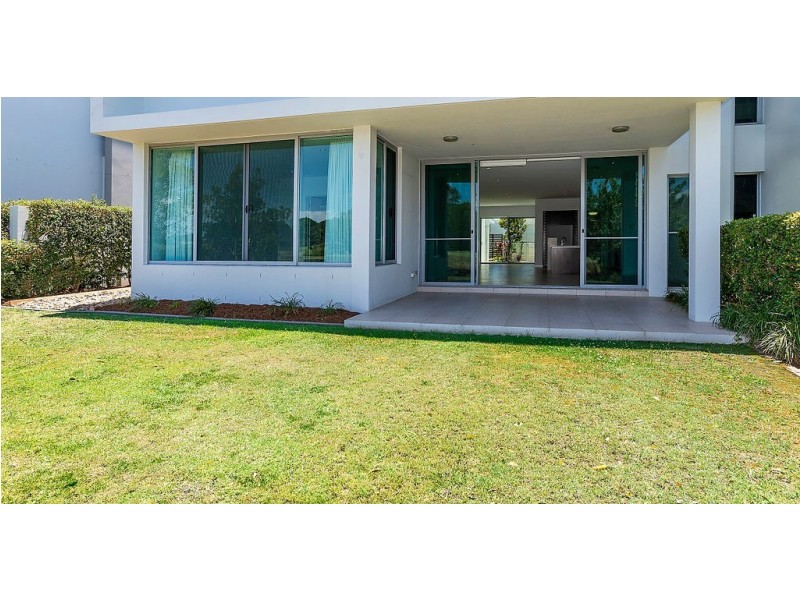 7505 Springfield Drive, Hope Island QLD 4212