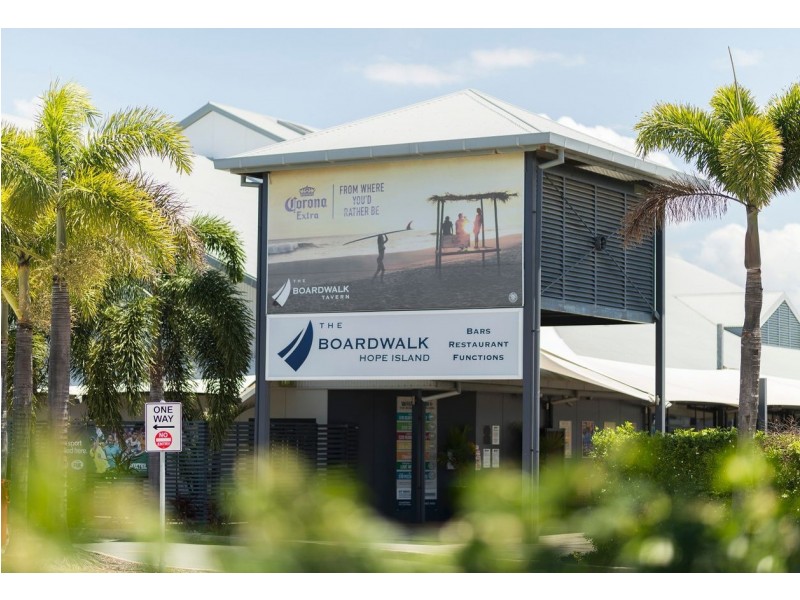 7505 Springfield Drive, Hope Island QLD 4212