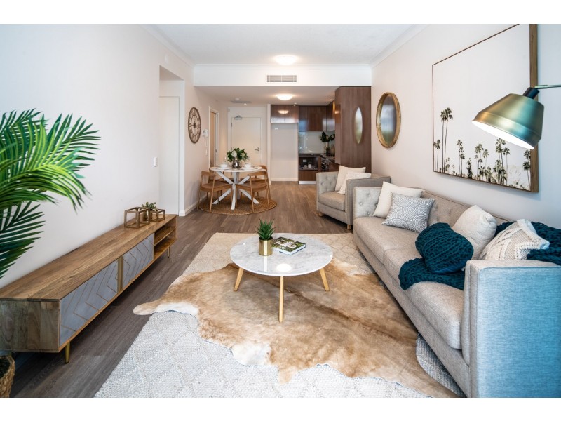 . Harbourview Avenue, Hope Island QLD 4212