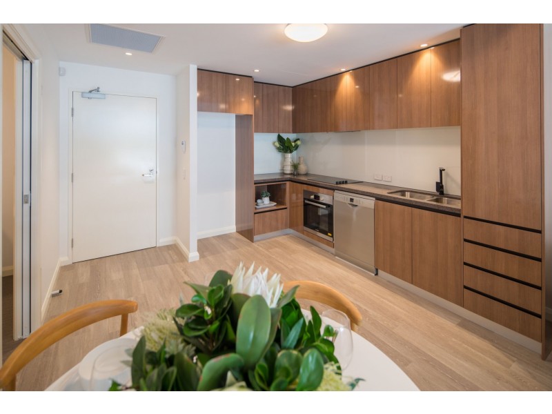 . Harbourview Avenue, Hope Island QLD 4212