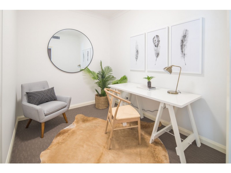 . Harbourview Avenue, Hope Island QLD 4212