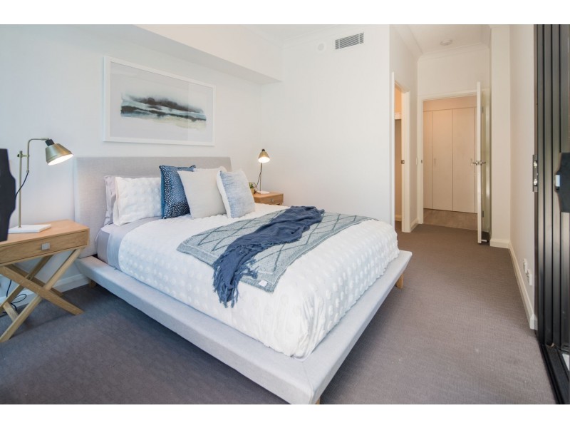 . Harbourview Avenue, Hope Island QLD 4212