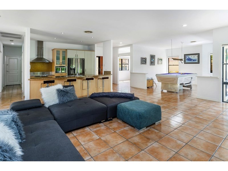3288 Palladian Drive, Hope Island QLD 4212
