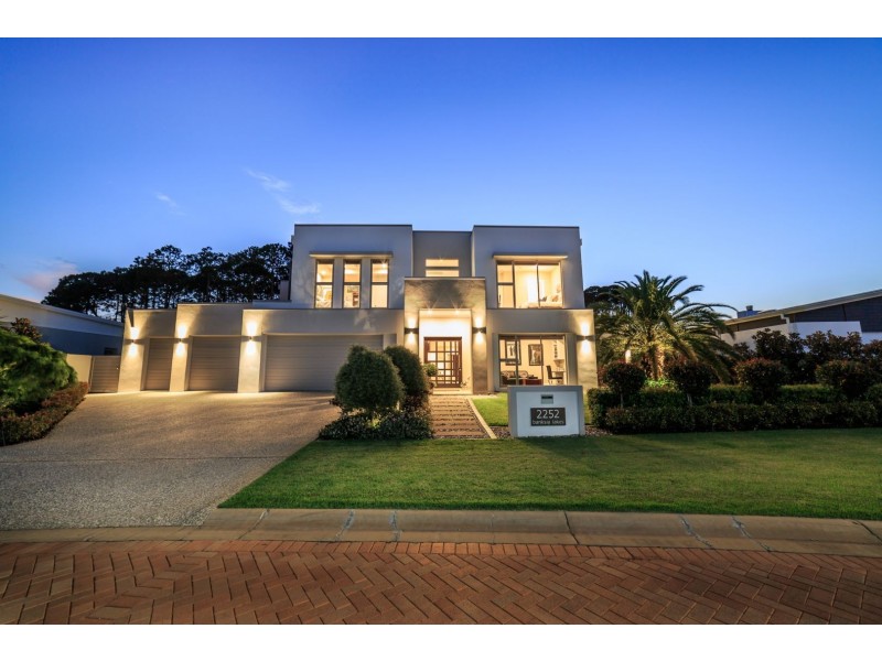 2252 Banksia Lakes Drive, Sanctuary Cove QLD 4212
