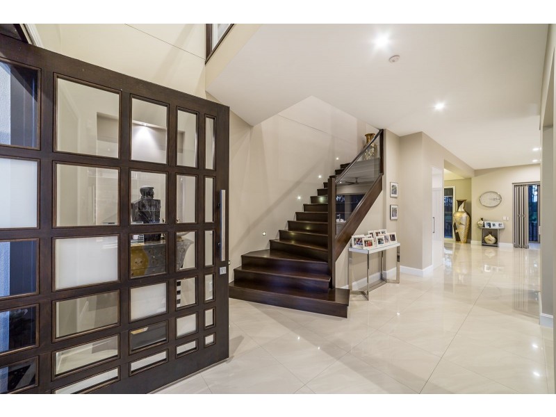 2252 Banksia Lakes Drive, Sanctuary Cove QLD 4212